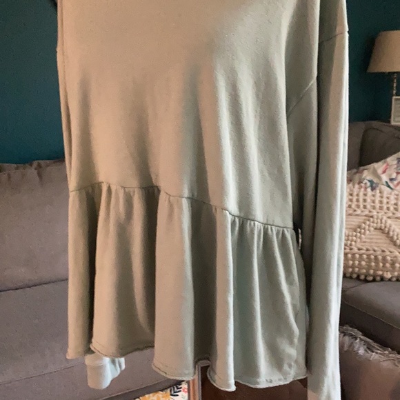 American Eagle Cropped Hoodie - Picture 3 of 7